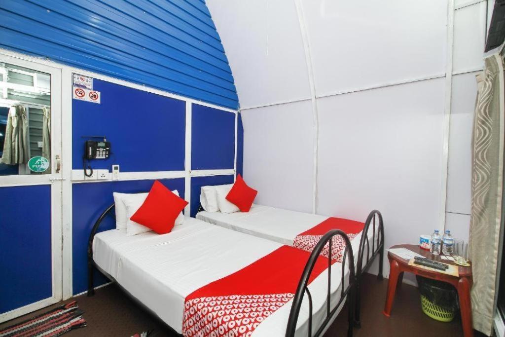A4 Hostel Colombo Airport - Eco Lodge - Free Pickup & Drop 卡图纳耶克 外观 照片